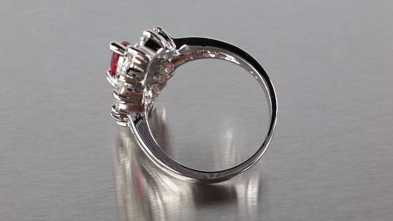 lot 75 image: Ruby Ring