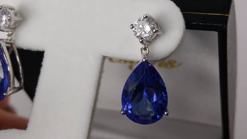 lot 82 image: Tanzanite Earrings