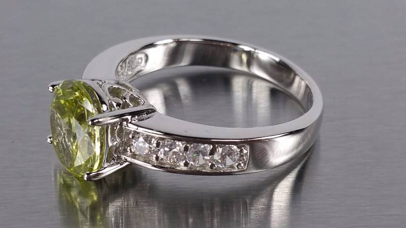 lot 102 image: Yellow Topaz Ring