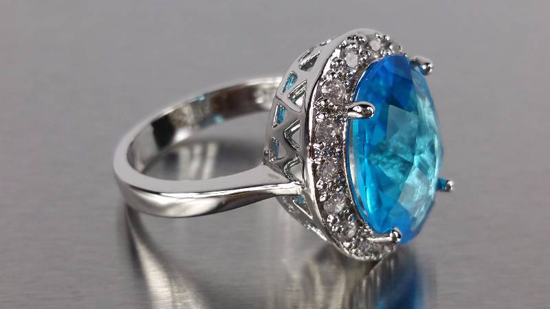 lot 106 image: Blue Topaz Ring