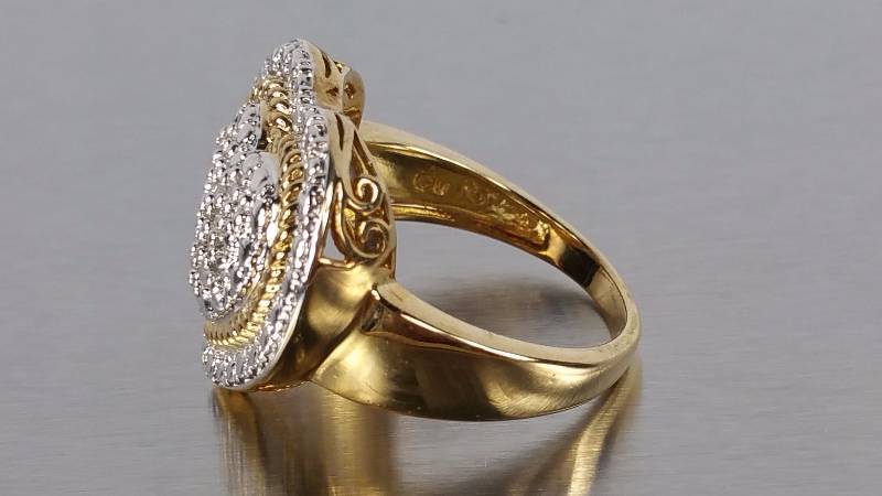 lot 108 image: Diamond Ring