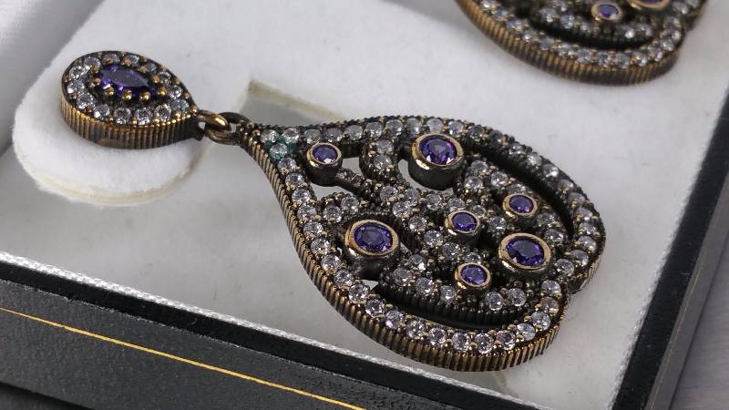 lot 114 image: Amethyst Earrings