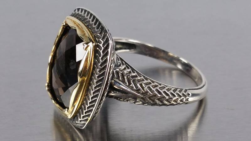 lot 117 image: Smokey Topaz Ring