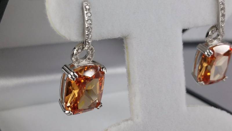 lot 118 image: Morganite Earrings