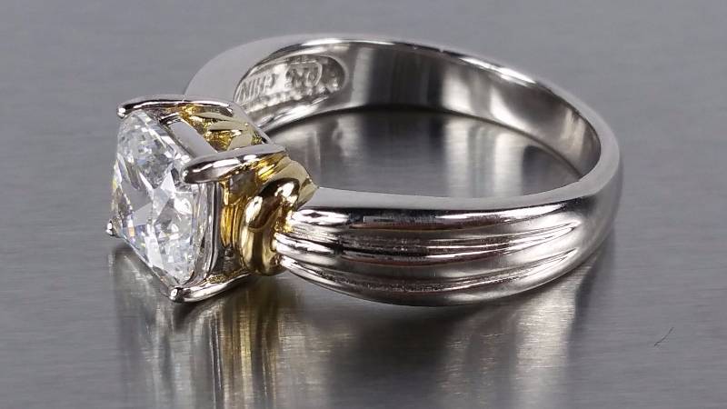 lot 125 image: Sterling Silver Square Cut Ring