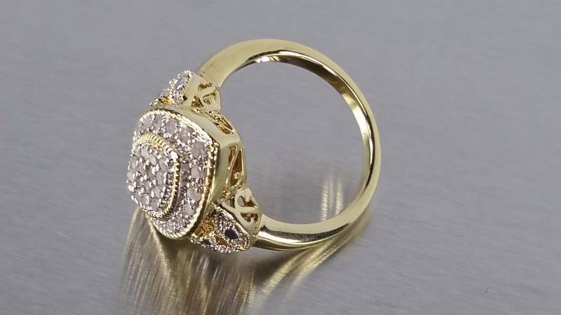 lot 134 image: Diamond Ring