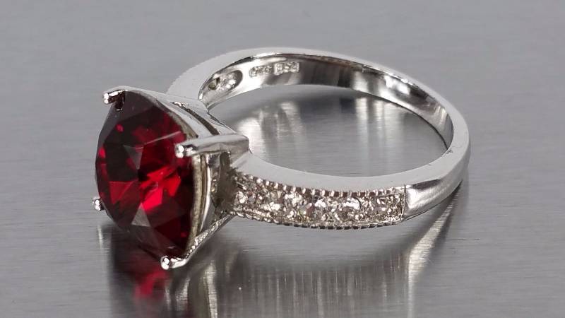 lot 139 image: Ruby Ring