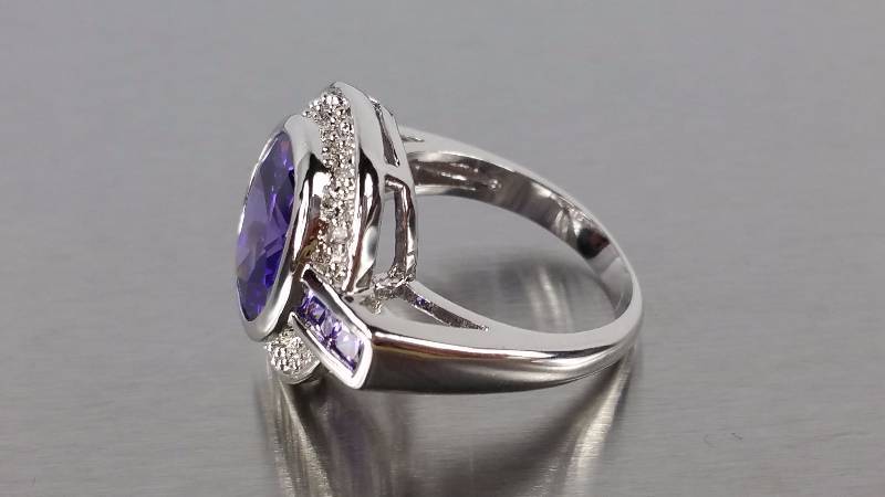 lot 143 image: Amethyst Ring