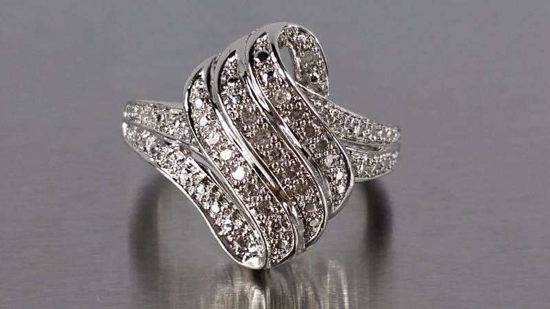 lot 149 image: Diamond Ring