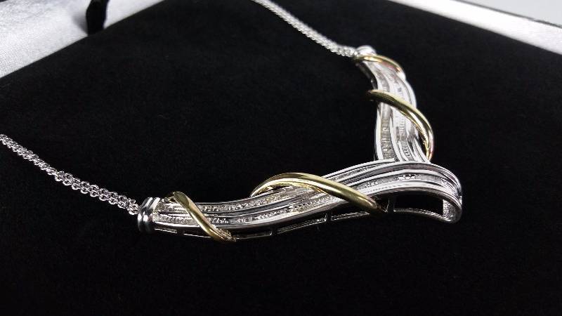 lot 151 image: Rolex Style Diamond Necklace