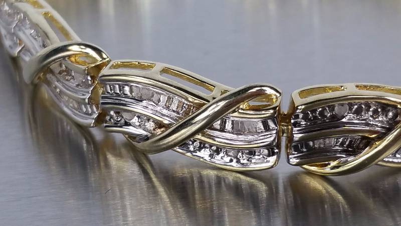 lot 152 image: Rolex Style Diamond Bracelet