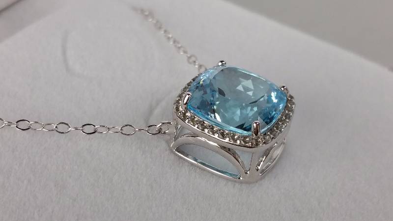 lot 156 image: Blue Topaz Necklace