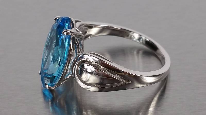 lot 169 image: Blue Topaz Ring