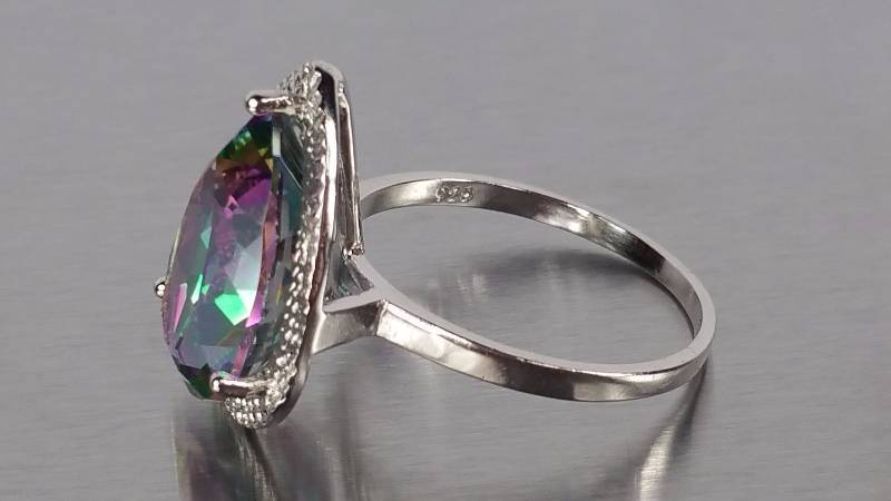 lot 181 image: Mystic Sapphire Ring