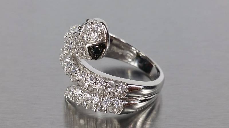 lot 185 image: Sterling Silver Snake Ring