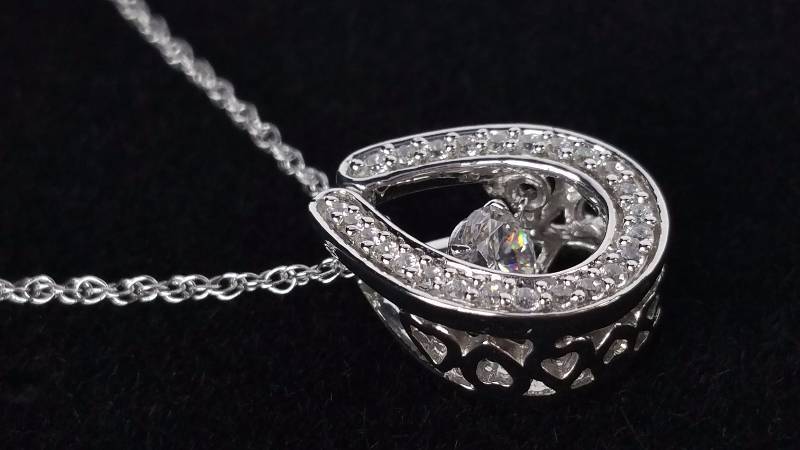 lot 186 image: White Sapphire Necklace