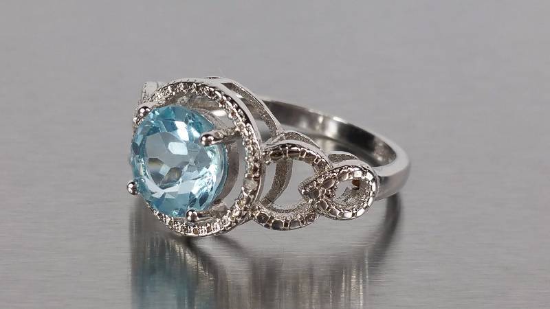 lot 191 image: Blue Topaz Ring