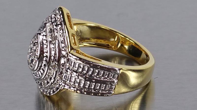 lot 193 image: Diamond Ring