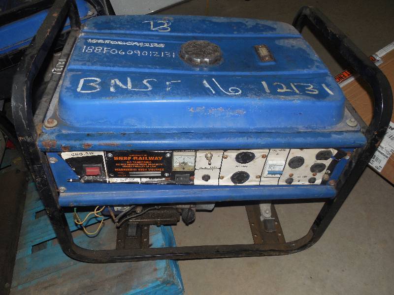 lot 16 image: TK 5500 WATT GENERATOR WITH 10 HP BRIGGS ENGINE
