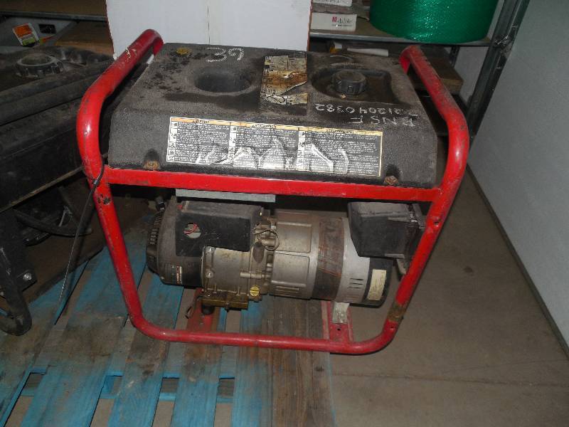 PORTER CABLE 5250 WATT GENERATOR WITH BRIGGS 10 HP MOTOR Dump Truck