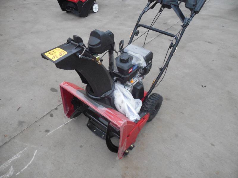 Toro SnowMaster 724 QXE 24 in. SingleStage Gas Snow Blower