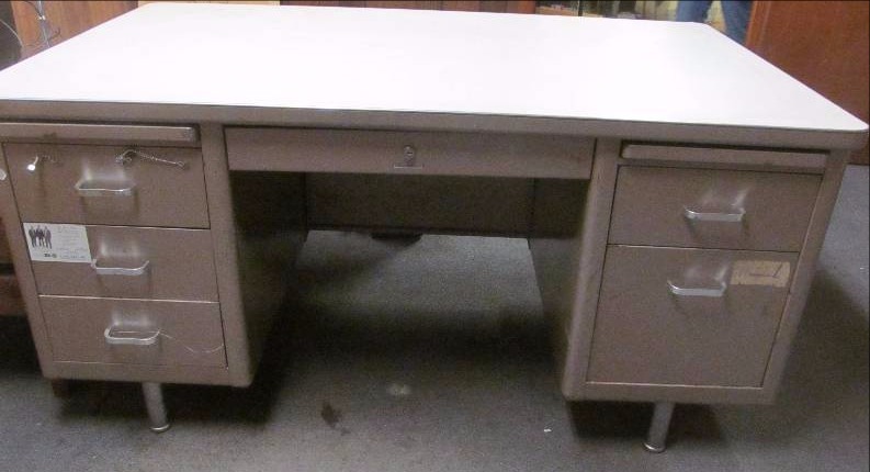 lot 1 image: Steelcase office desk