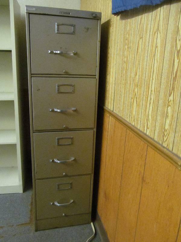 lot 6 image: Hon file cabinet