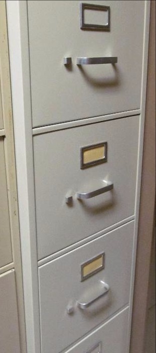 lot 13 image: Hon file cabinet