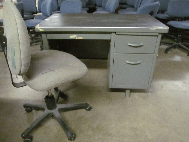 lot 35 image: Haskell desk, office chair
