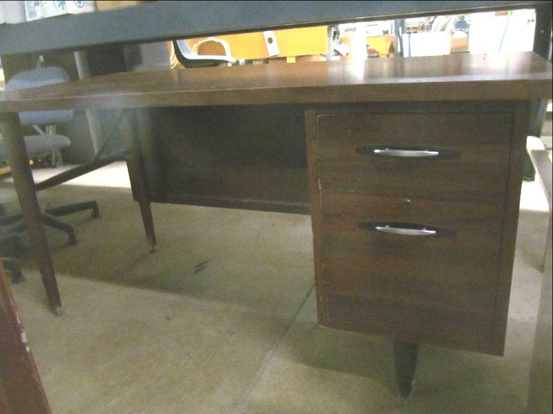 lot 36 image: reception desk