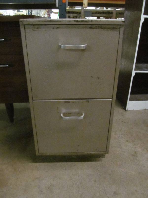 lot 37 image: file cabinet