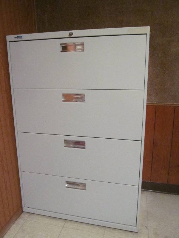 lot 72 image: Hon file cabinet