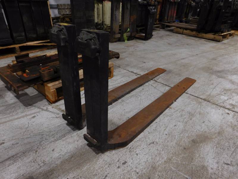 Pair of 45 Forklift Forks with Carriage