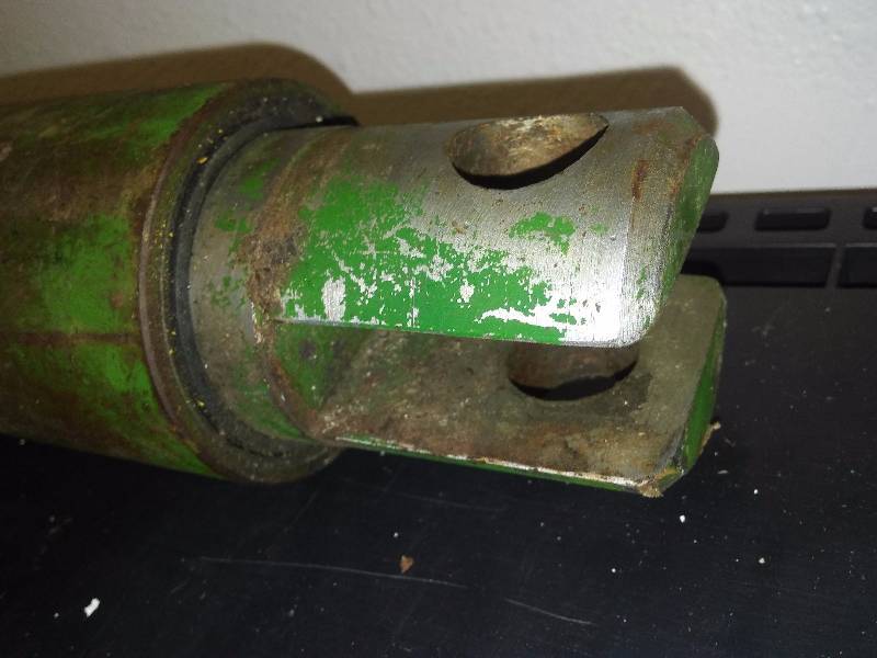lot 17 image: Hydraulic Cylinder, 16.5 inch long