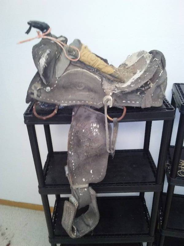 lot 24 image: Vintage Saddle