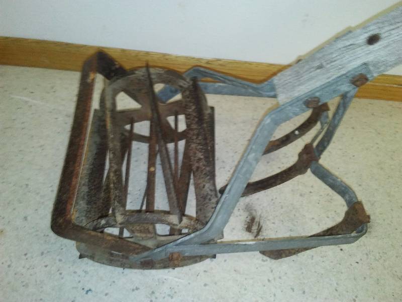 lot 26 image: Vintage Antique GARDEN Rotary Hoe PLOW CULTIVATOR TILLER Farm Tool