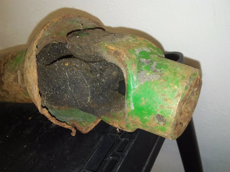 lot 58 image: PTO Shaft, Green, 25 inches compressed