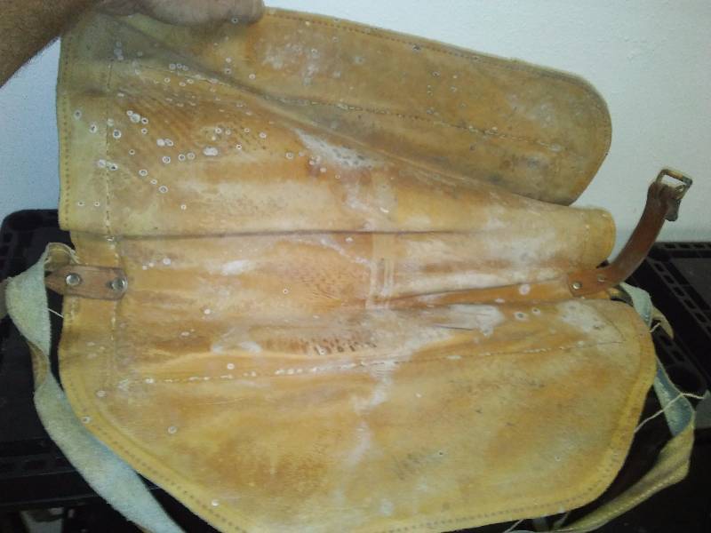 lot 65 image: Farrier Apron, steel mesh, needs repair