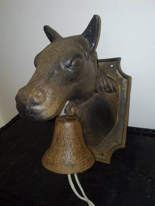 lot 110 image: Horse Head Bell, Cast, 10.5 inches T x 9.5 inches D x 6.25 inches W (there is a reserve on this item)