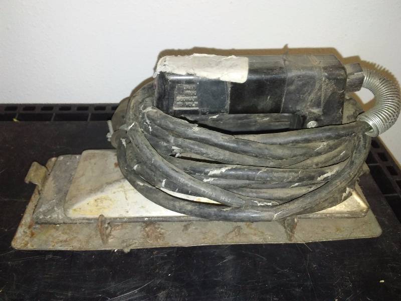 lot 127 image: Carpet Seamer, Tested and works, swingline staple gun