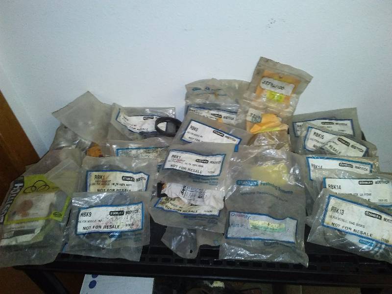 lot 138 image: Large Lot O-Ring replacement kits and more, Stanley, Bostitch