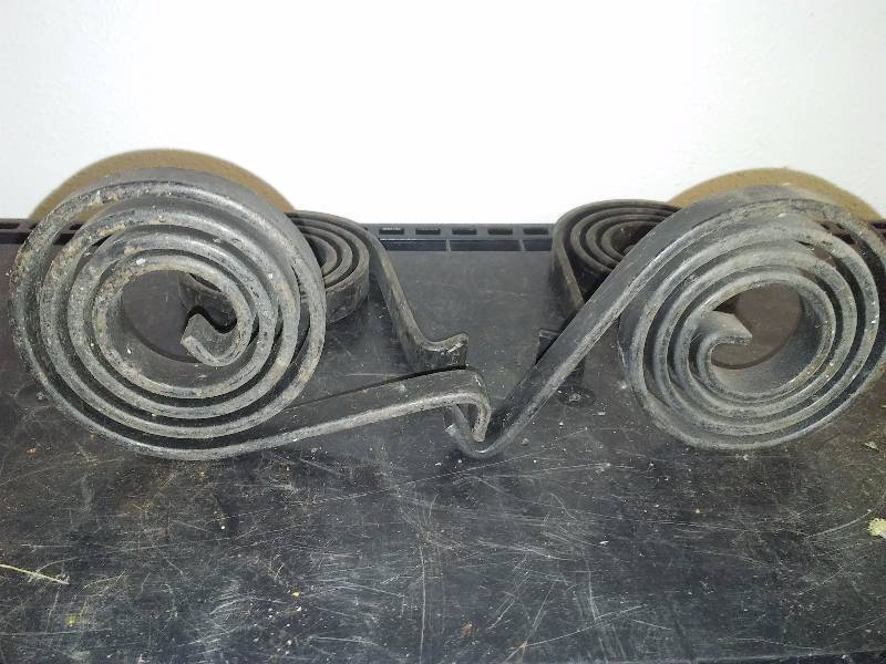 lot 141 image: Mouse Trap Tarp System Springs