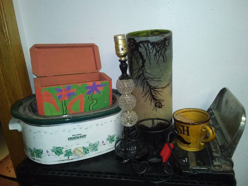 lot 146 image: Funky Fun Misc.  See Pictures