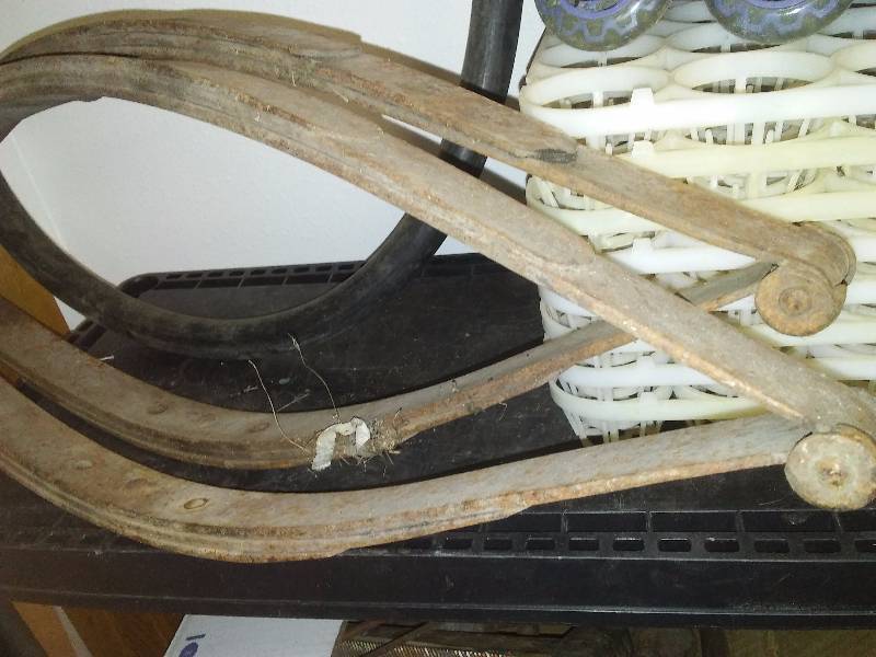 lot 147 image: This and That, In-Line Skates (size 5), Leaf Springs and more