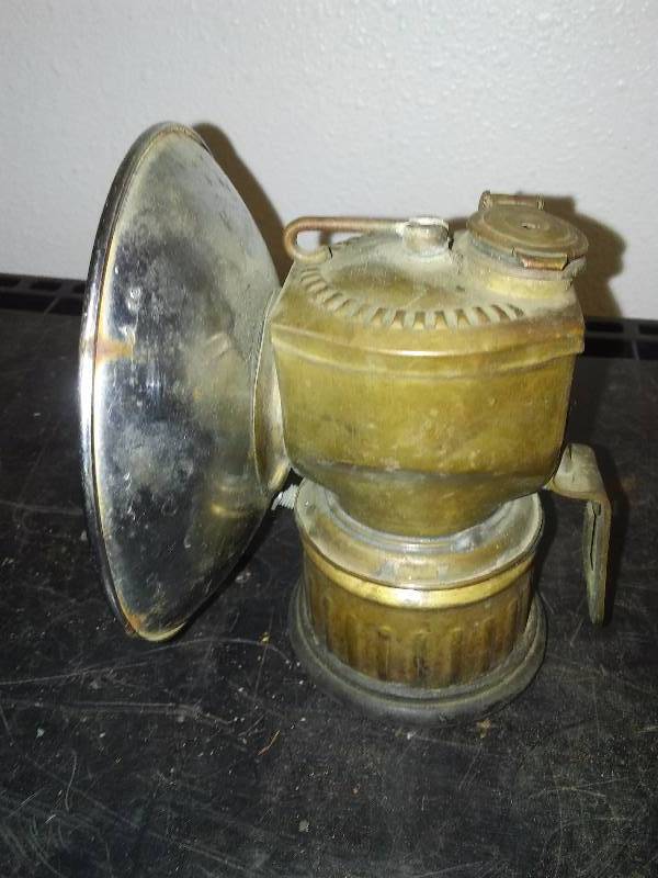 lot 149 image: Vintage Carbide Head Lamp