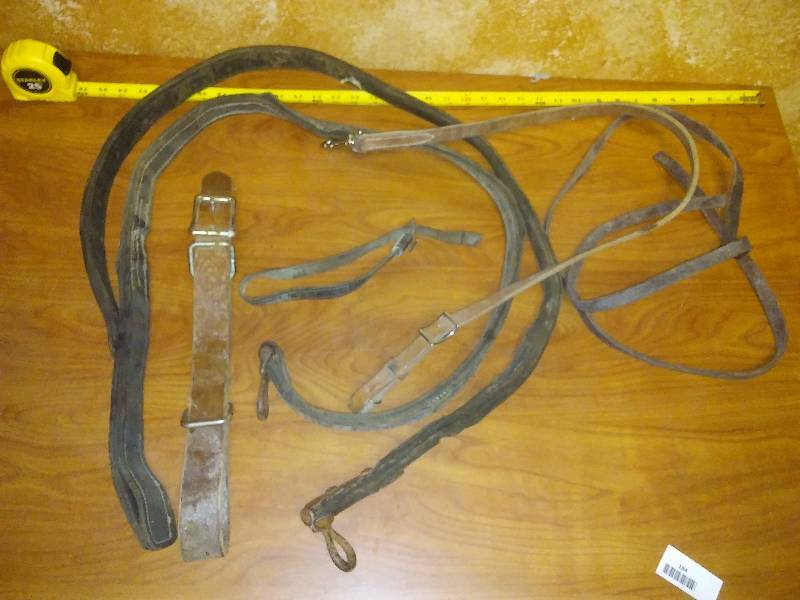 lot 184 image: Heavy Leather, 5 ft. Drive Line Set and misc. leather tack
