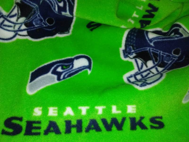 lot 37 image: Seattle Seahawks Fleece Throw Blanket, NEW, NFL Football