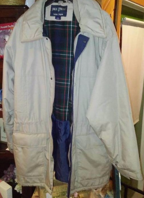 lot 53 image: Mens Field and Stream Casual Thinsulate Coat (L)