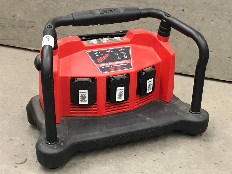 lot 8 image: Milwaukee 12-18Volt Muti-Bay Charge...