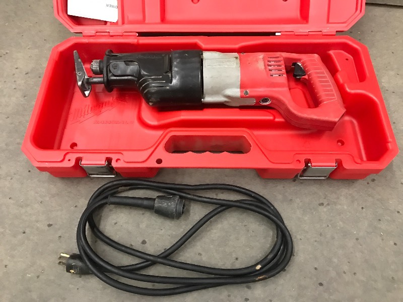 lot 15 image: Reconditioned Milwaukee Heavy Duty ...